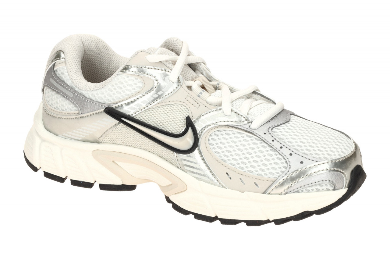 NIKE HQ7901 104 V5 RNR WOMEN'S Chunky Sneaker White/Lt Orewood Textil/Mesh 1 NIKE HQ7901 104 V5 RNR WOMEN'S Chunky Sneaker White/Lt Orewood Textil/Mesh