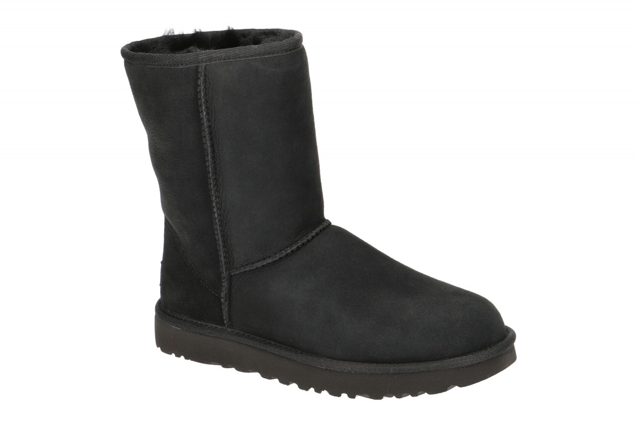 UGG 1016223 BLK Classic Short II Damen Winterstiefel Schwarz Lammfell Warmfutter 1 UGG 1016223 BLK Classic Short II Damen Winterstiefel Schwarz Lammfell Warmfutter